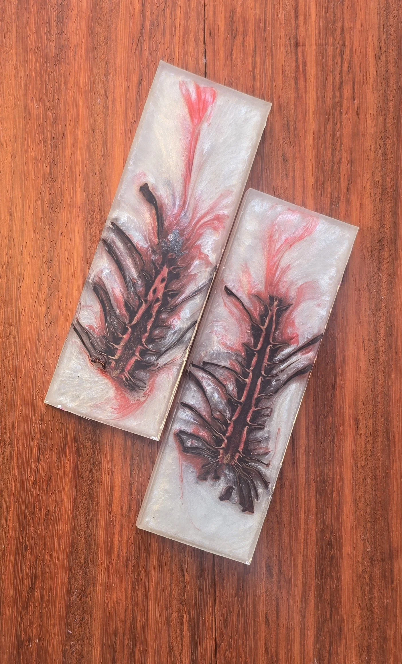 .4x2x6 inch Red stabilized pinecone in red and white pearl resin knife scales