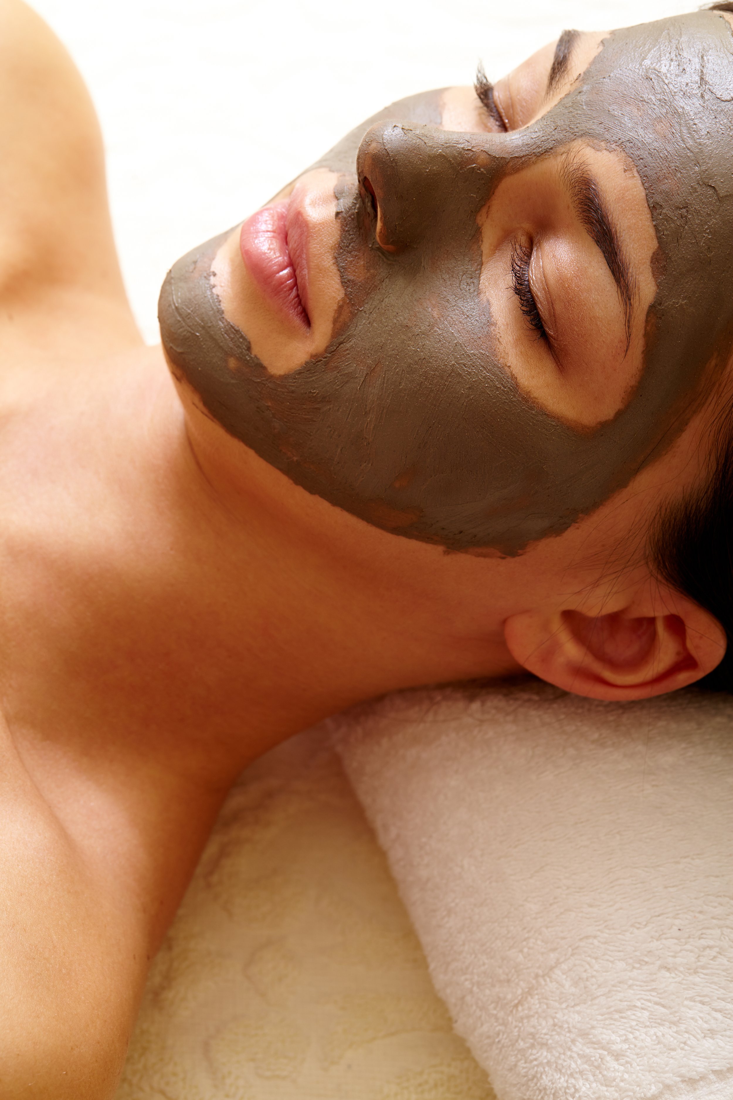 Carbon laser facial for clearer-looking skin