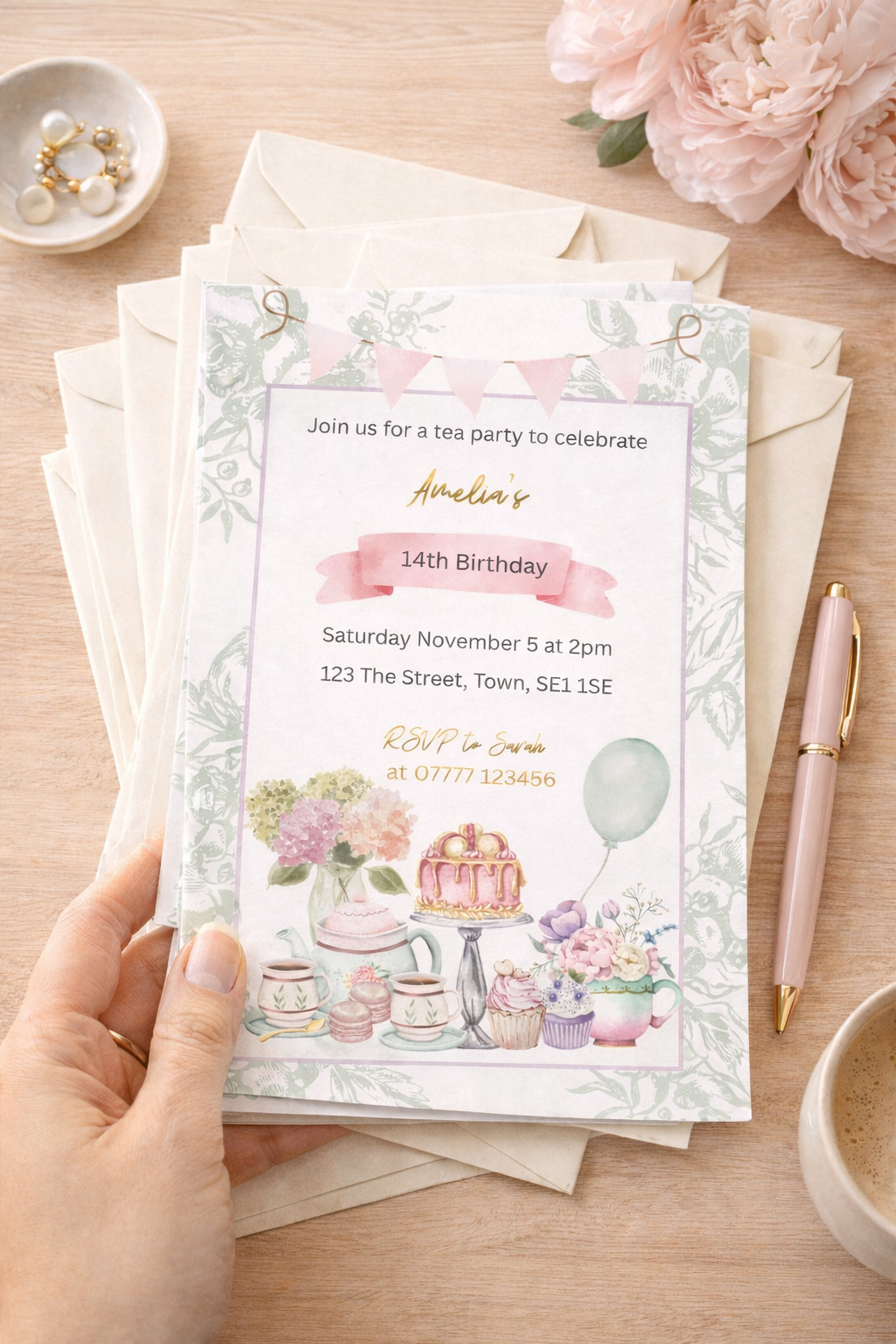In hand on Desk.png