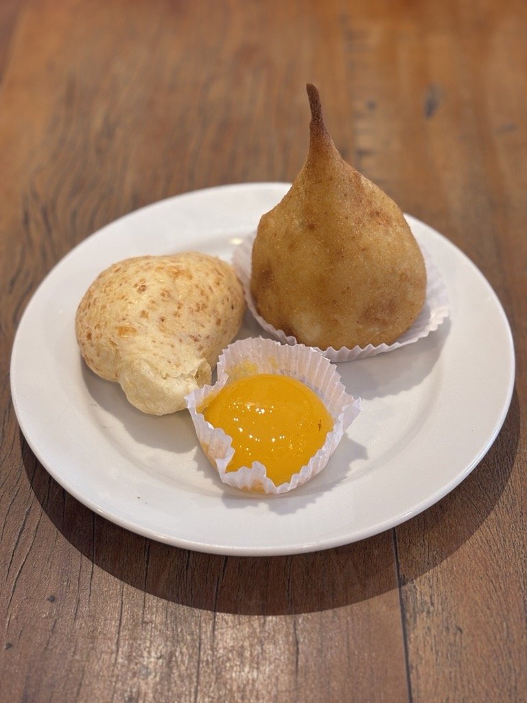 Quindim-Coxinha-Pão de Queijo.jpg