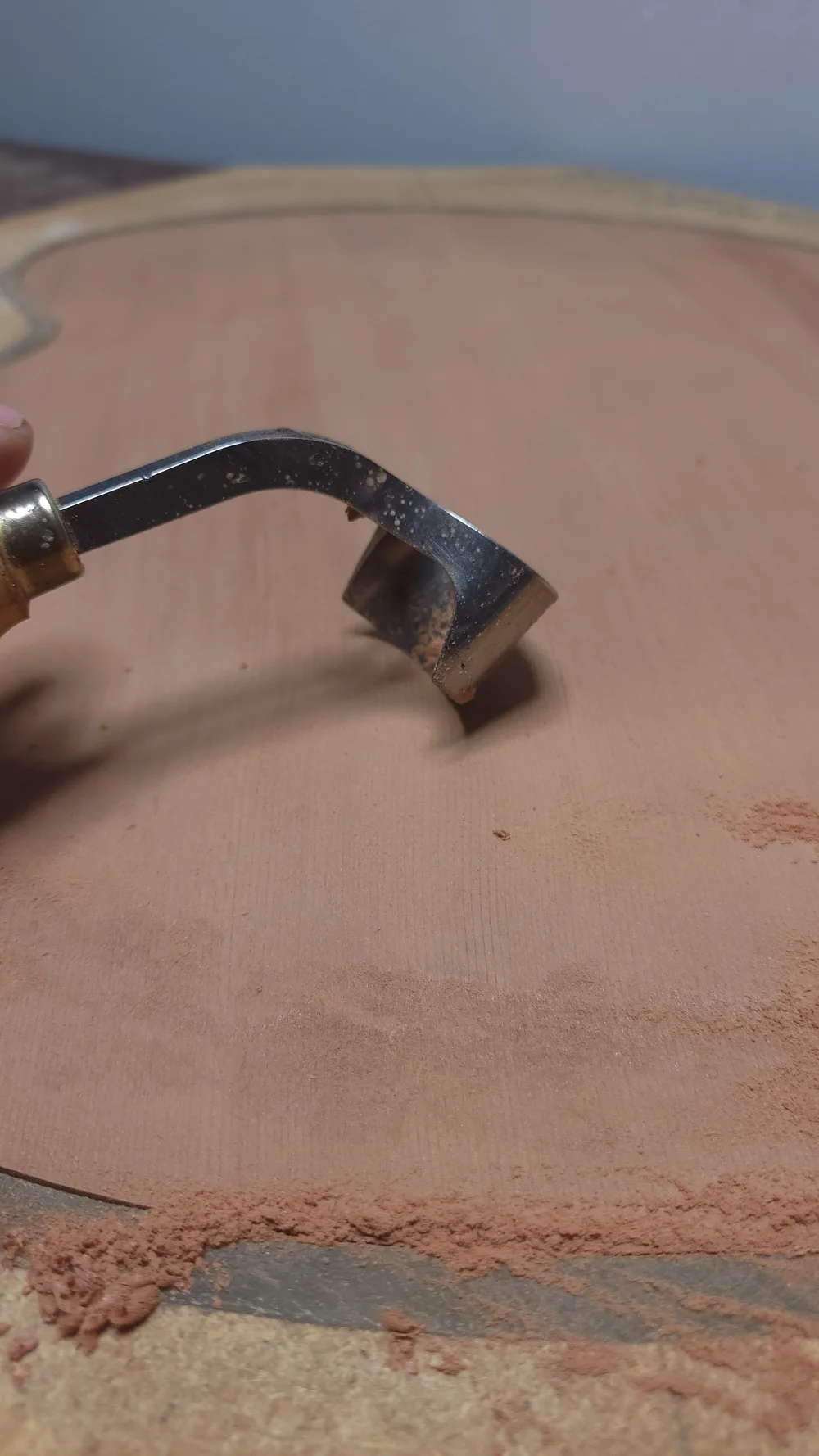 Bullfrog Archtop &mdash; carving the plates