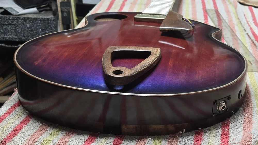 Bullfrog Archtop &mdash; assembly