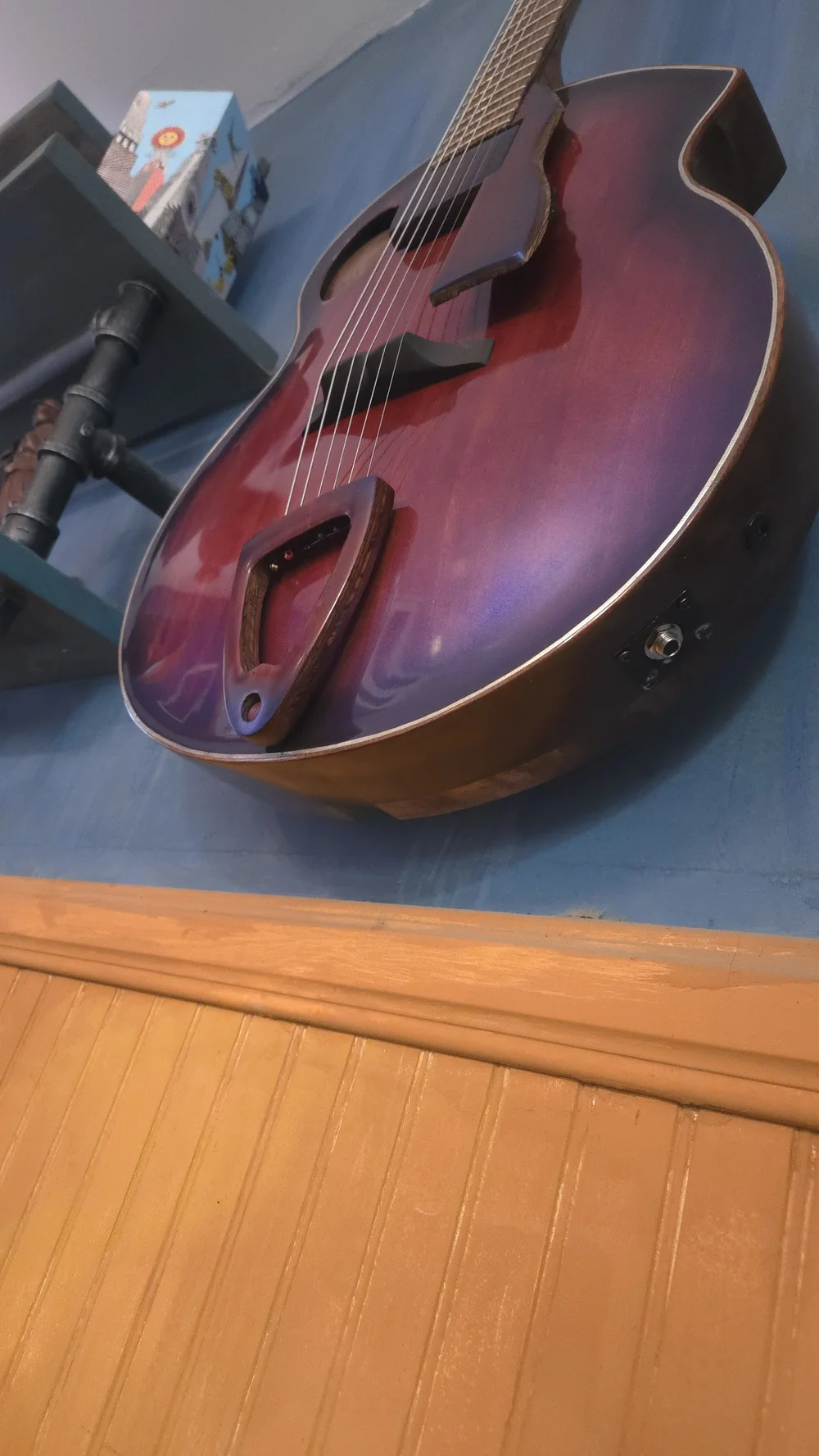 Bullfrog Archtop &mdash; the instrument
