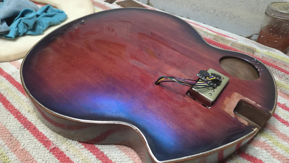 Bullfrog Archtop &mdash; assembly