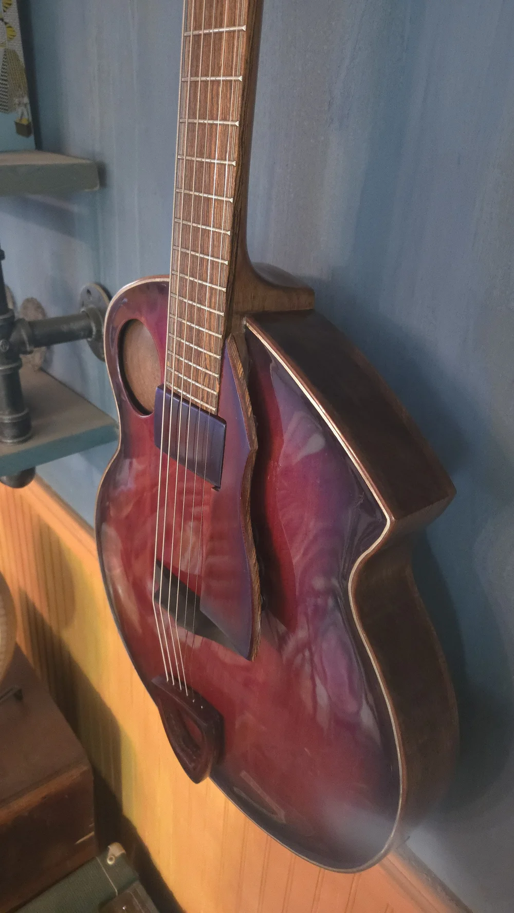 Bullfrog Archtop &mdash; the instrument