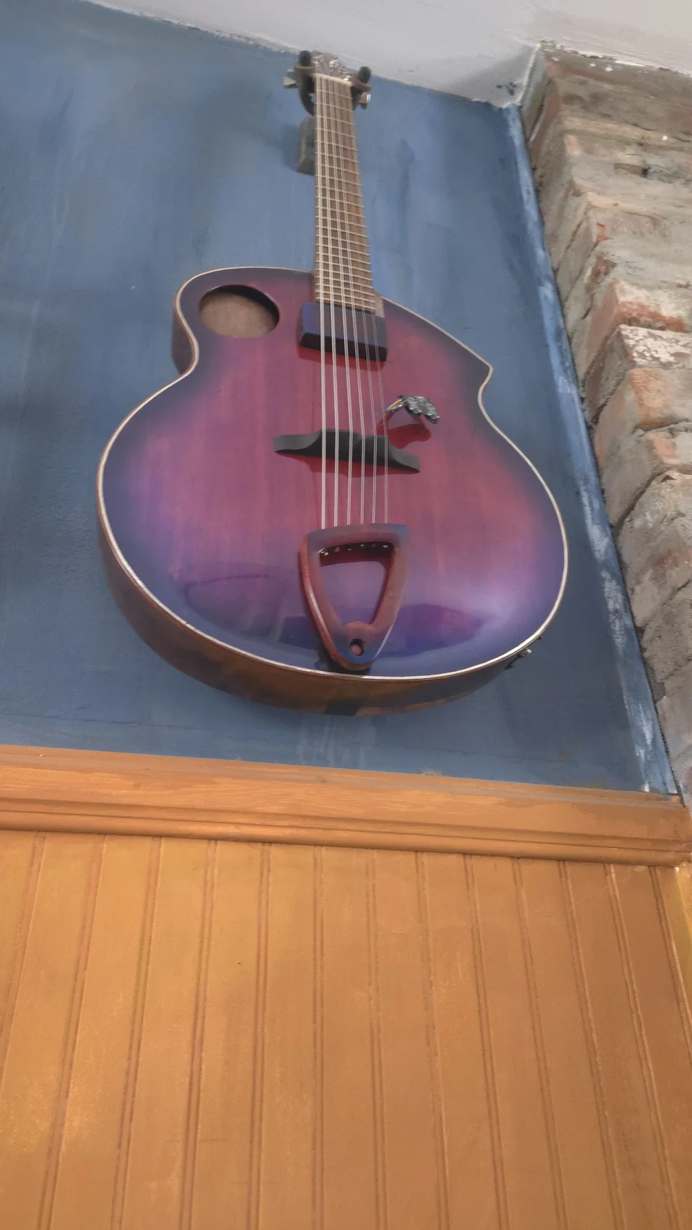 Bullfrog Archtop &mdash; finish