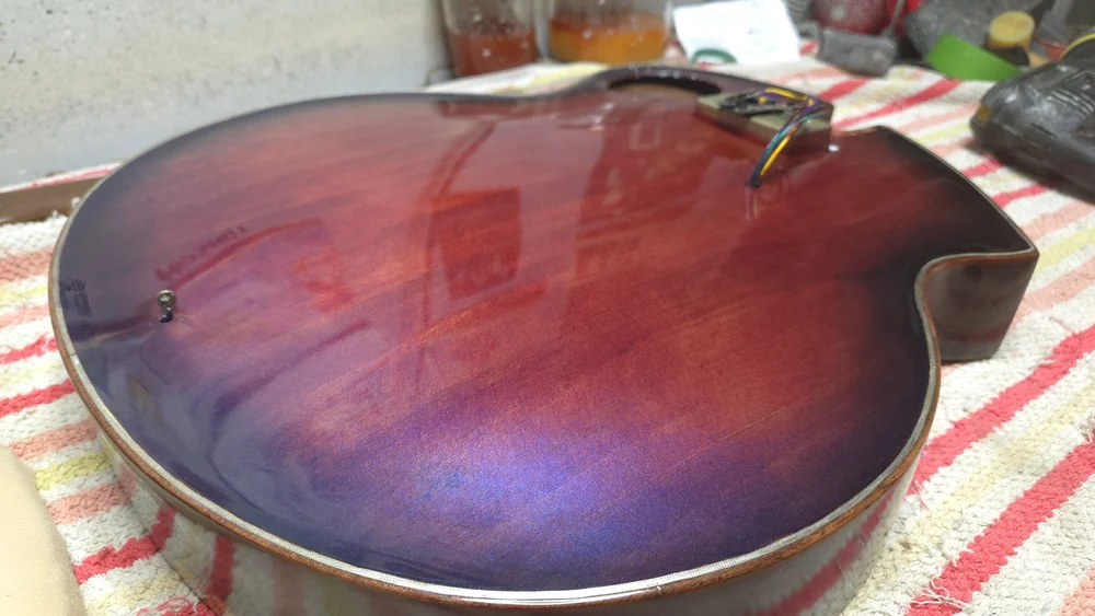 Bullfrog Archtop &mdash; assembly
