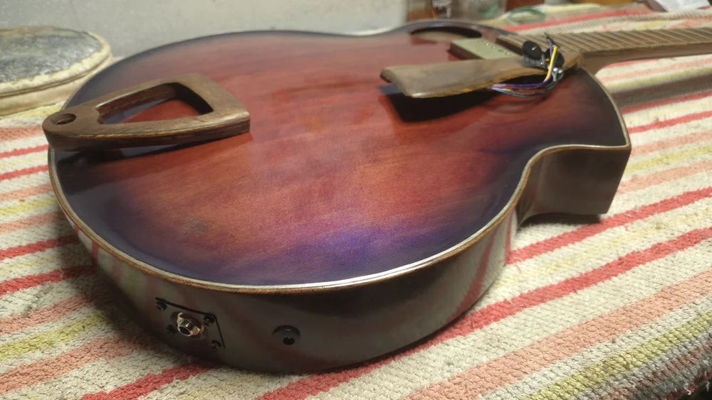 Bullfrog Archtop &mdash; assembly