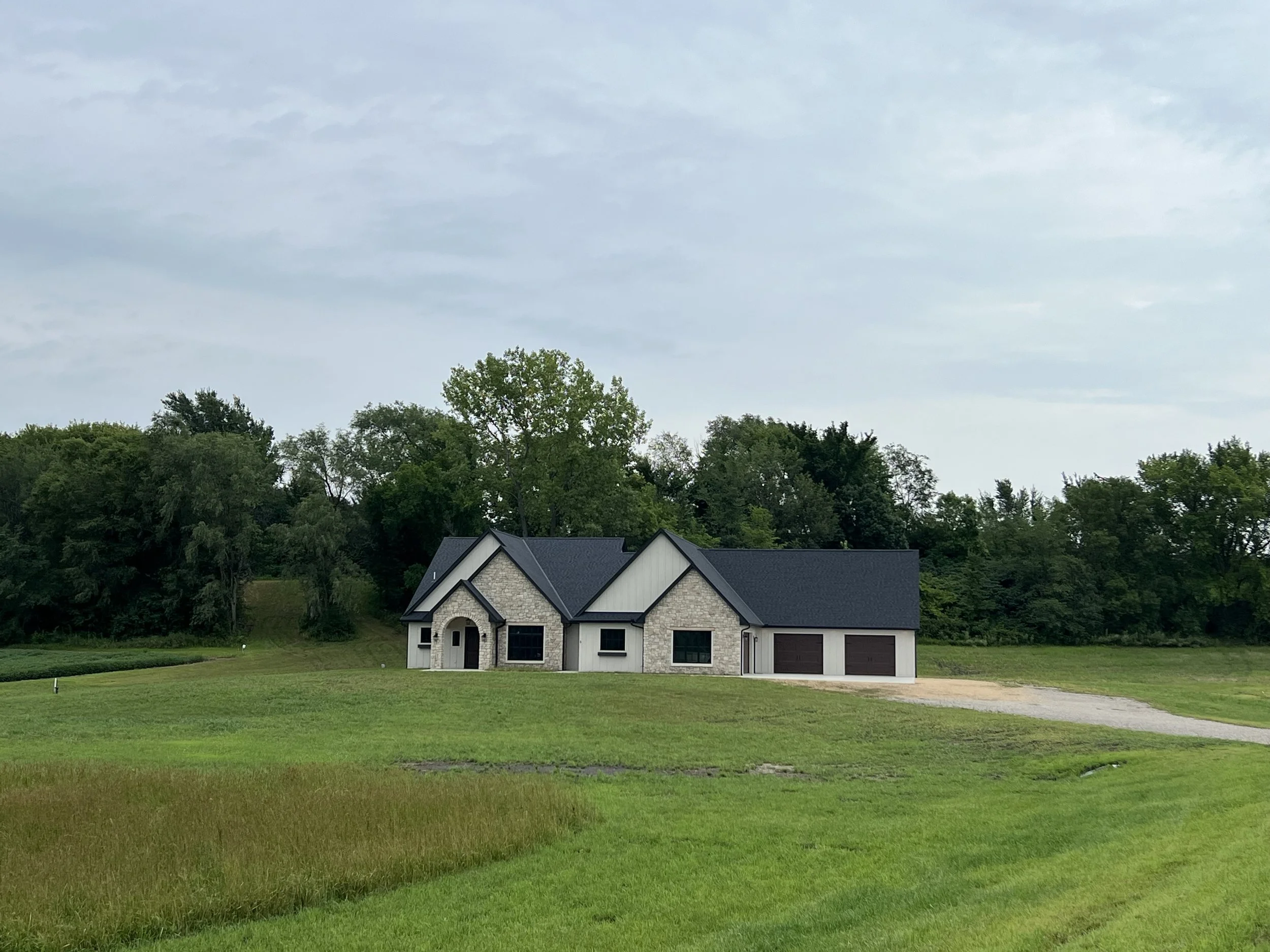 2 sprengeler-construction-finished-home-exterior-acreage-mankato-mn.jpeg