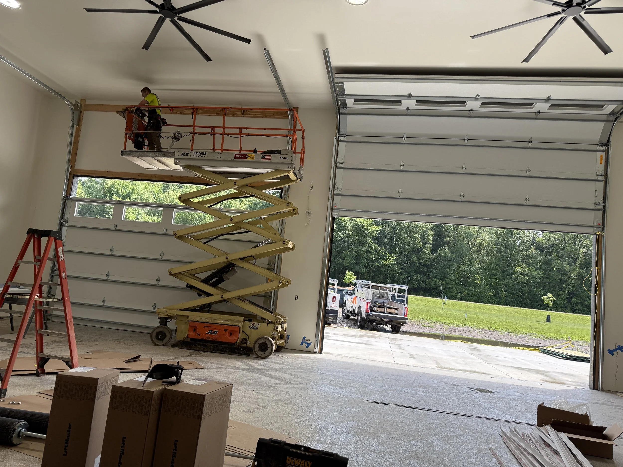 50 sprengeler-construction-garage-installation-high-ceiling-lift.jpeg
