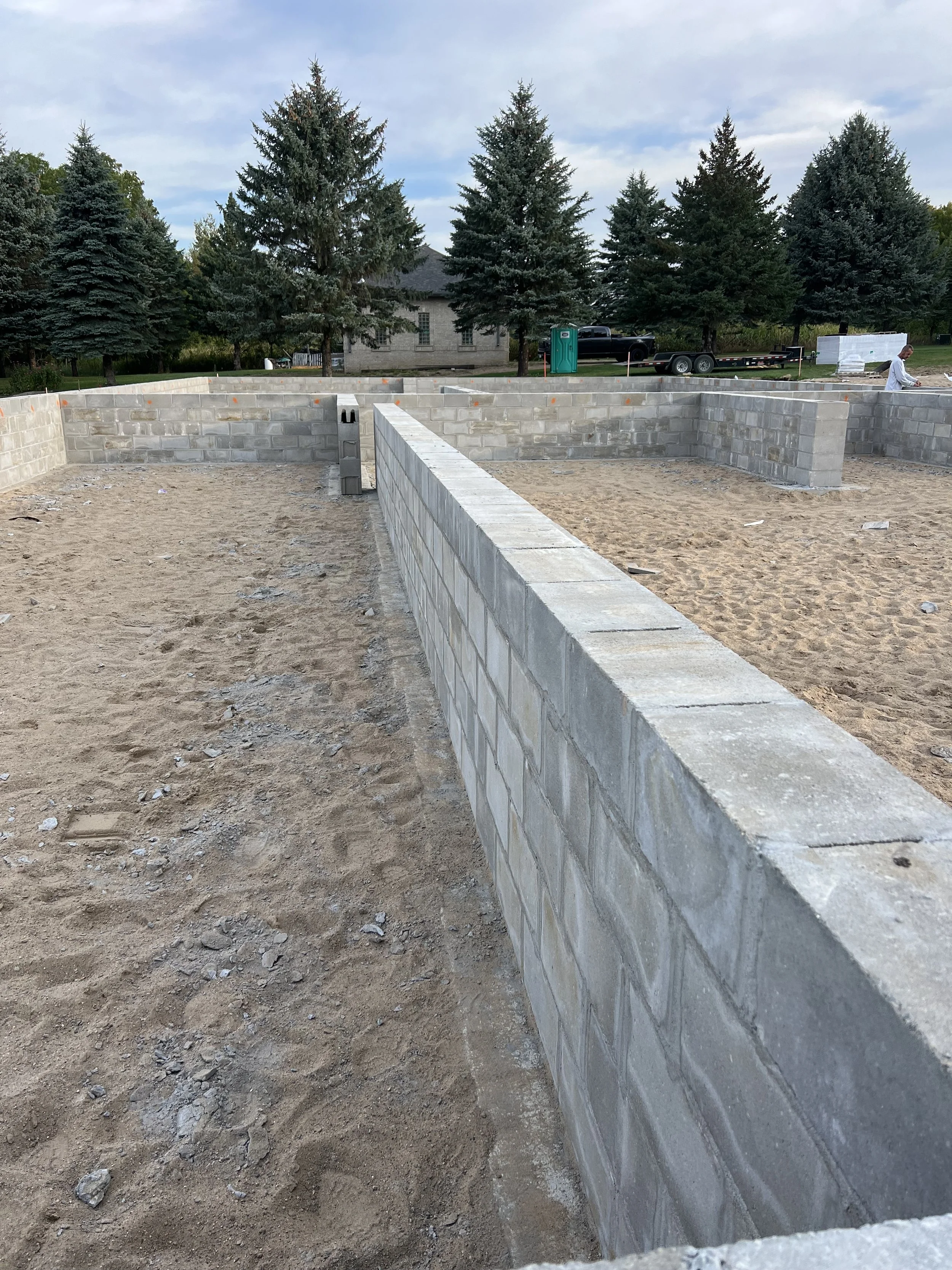 4 sprengeler-construction-barndominium-block-foundation-walls-construction.jpeg