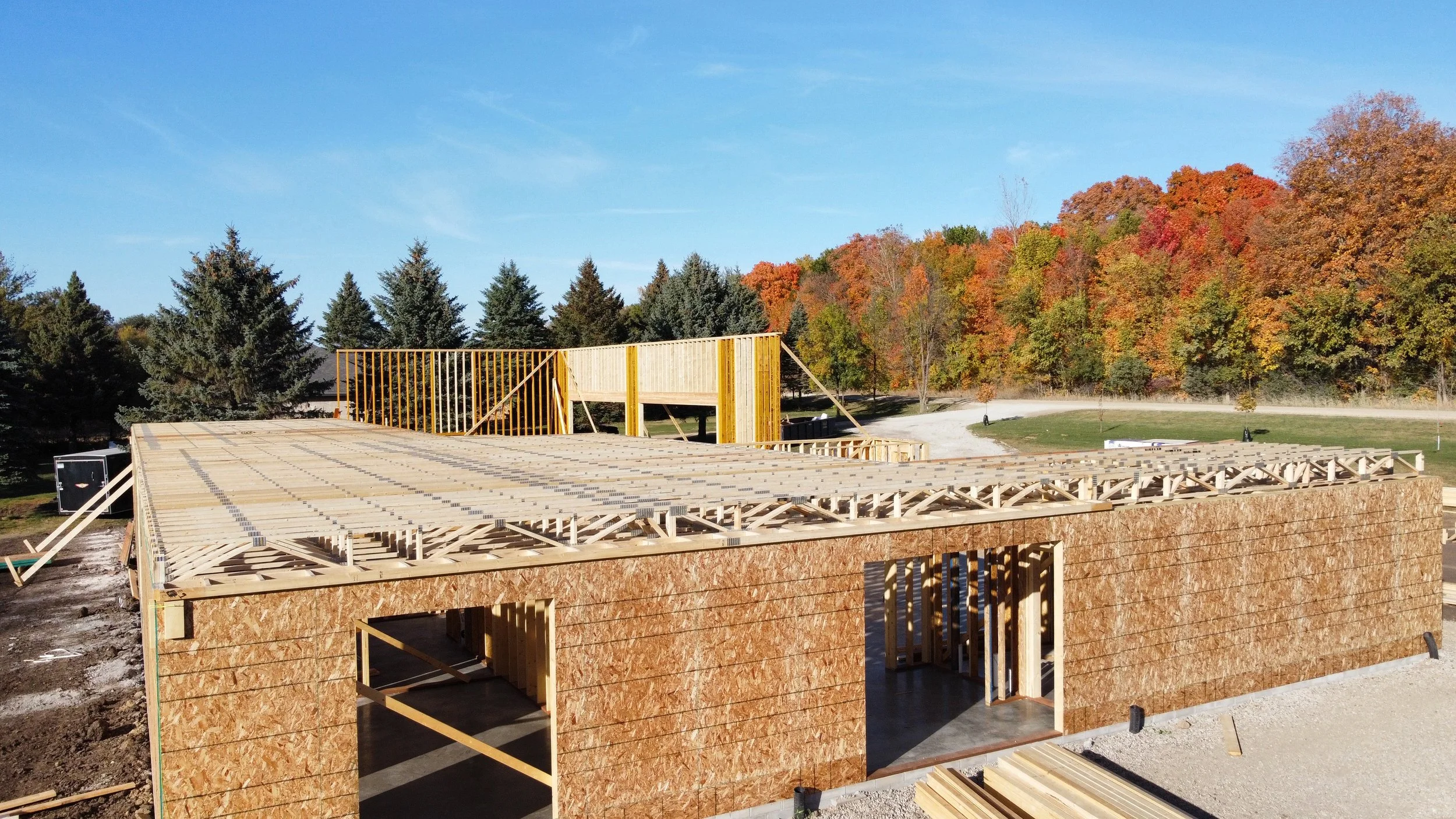 20 sprengeler-construction-barndominium-angled-aerial-framing-view.JPG