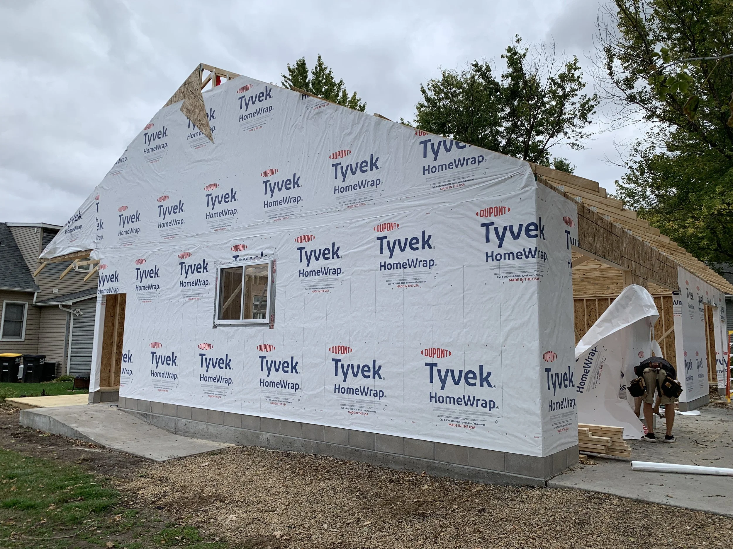 sprengeler-construction-home-wrap-tyvek-installation.jpeg