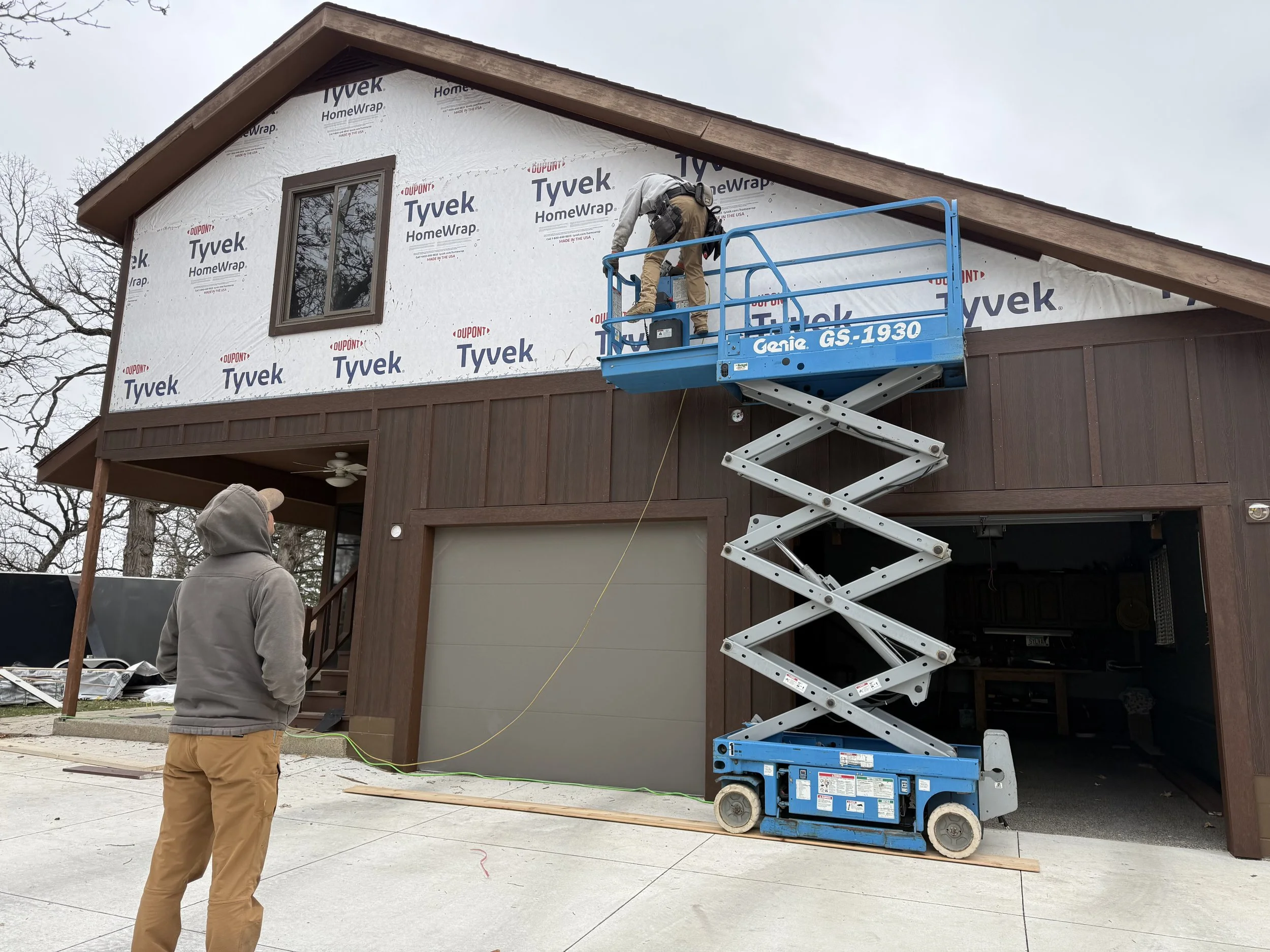 sprengeler-construction-exterior-lift-siding-installation.jpeg