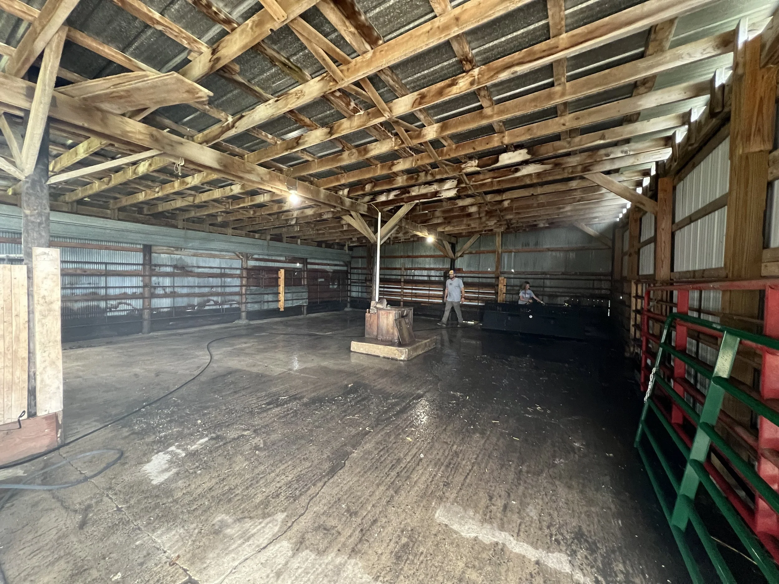 sprengeler-construction-barn-interior-before-renovation.jpeg