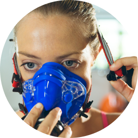 athlete wearing metabolic testing mask for VO2 max and respiratory analysis