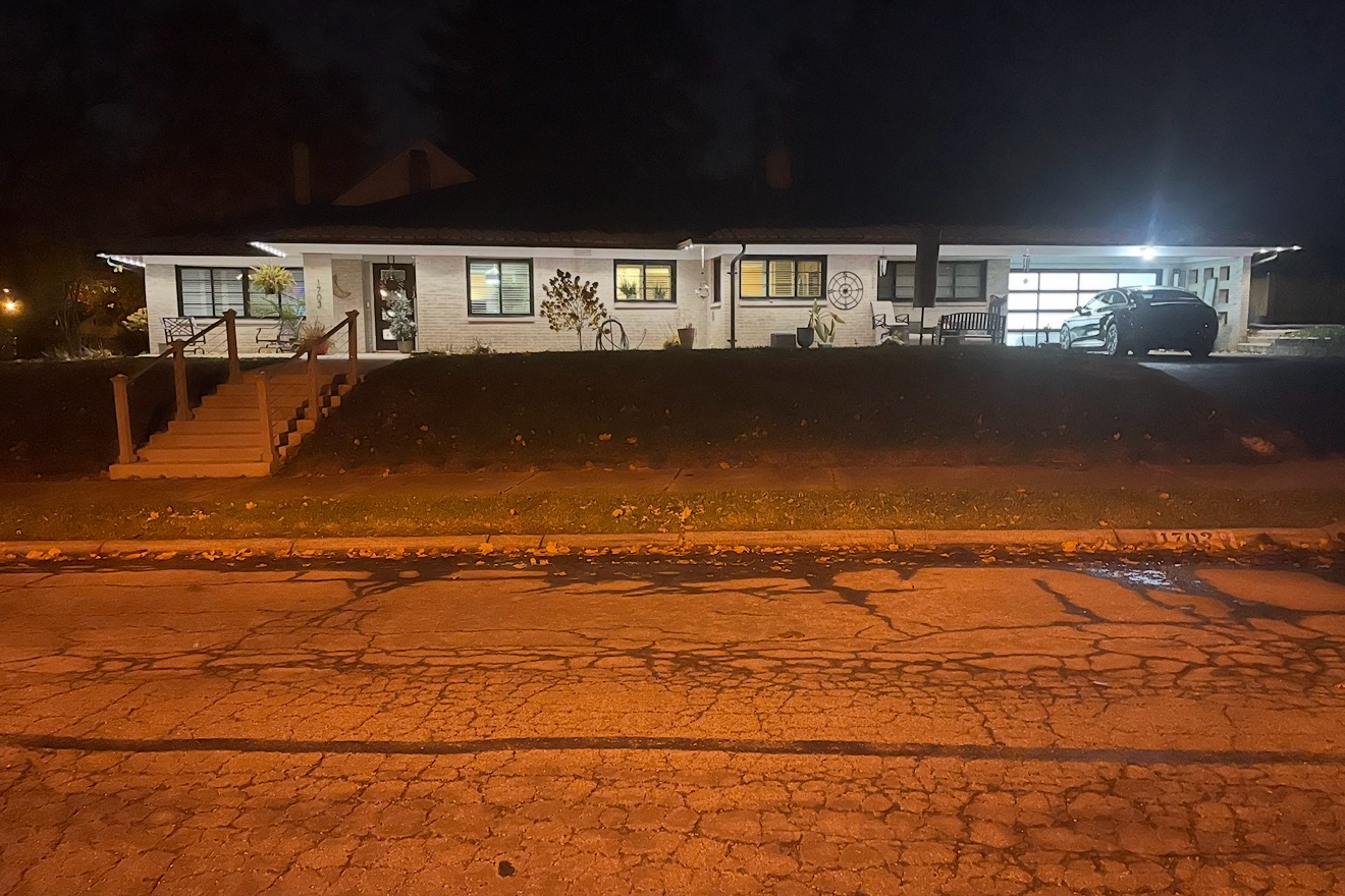 Oranssi carpenter using bench saw