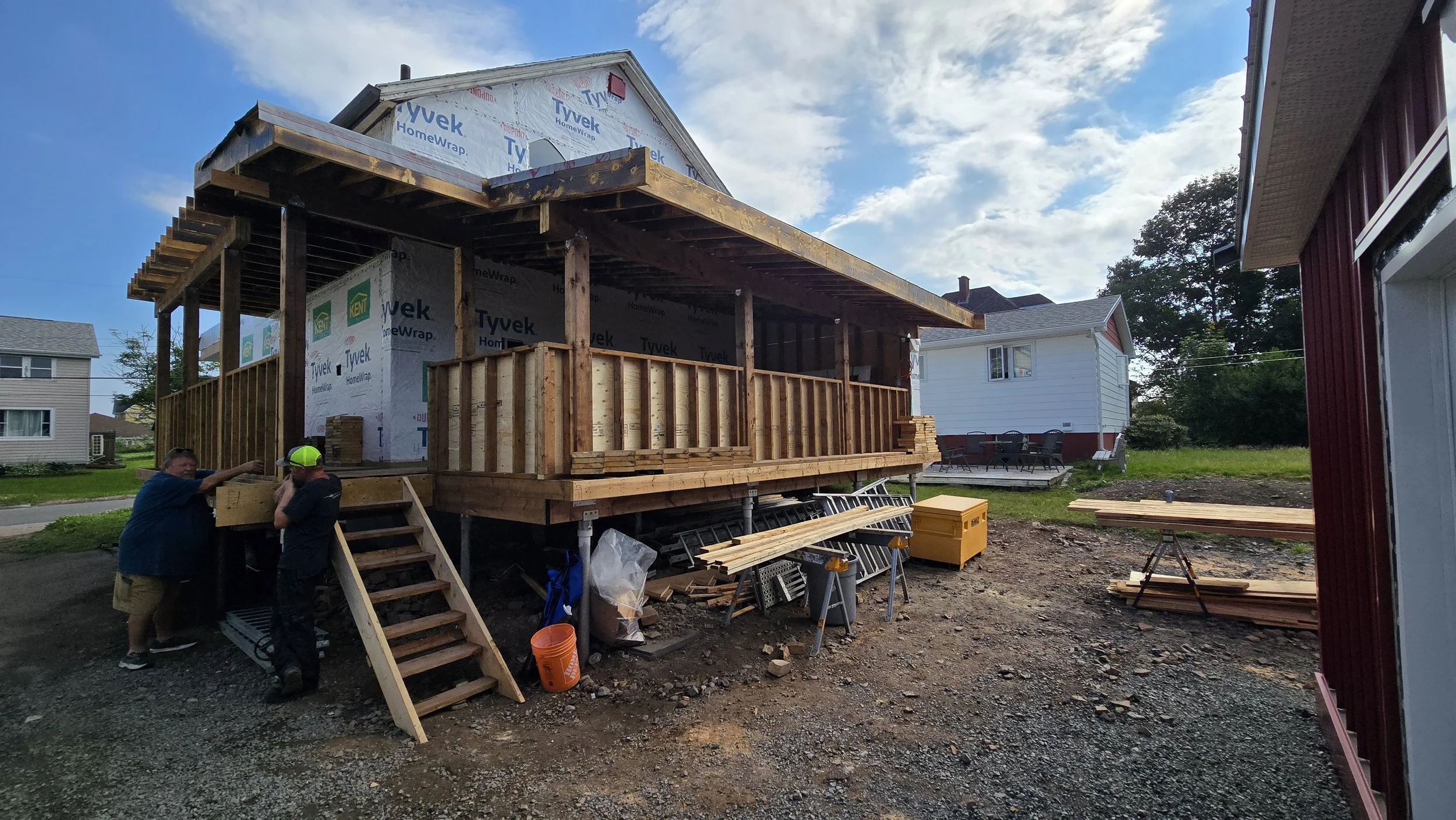 3 season deck coming together nicely.