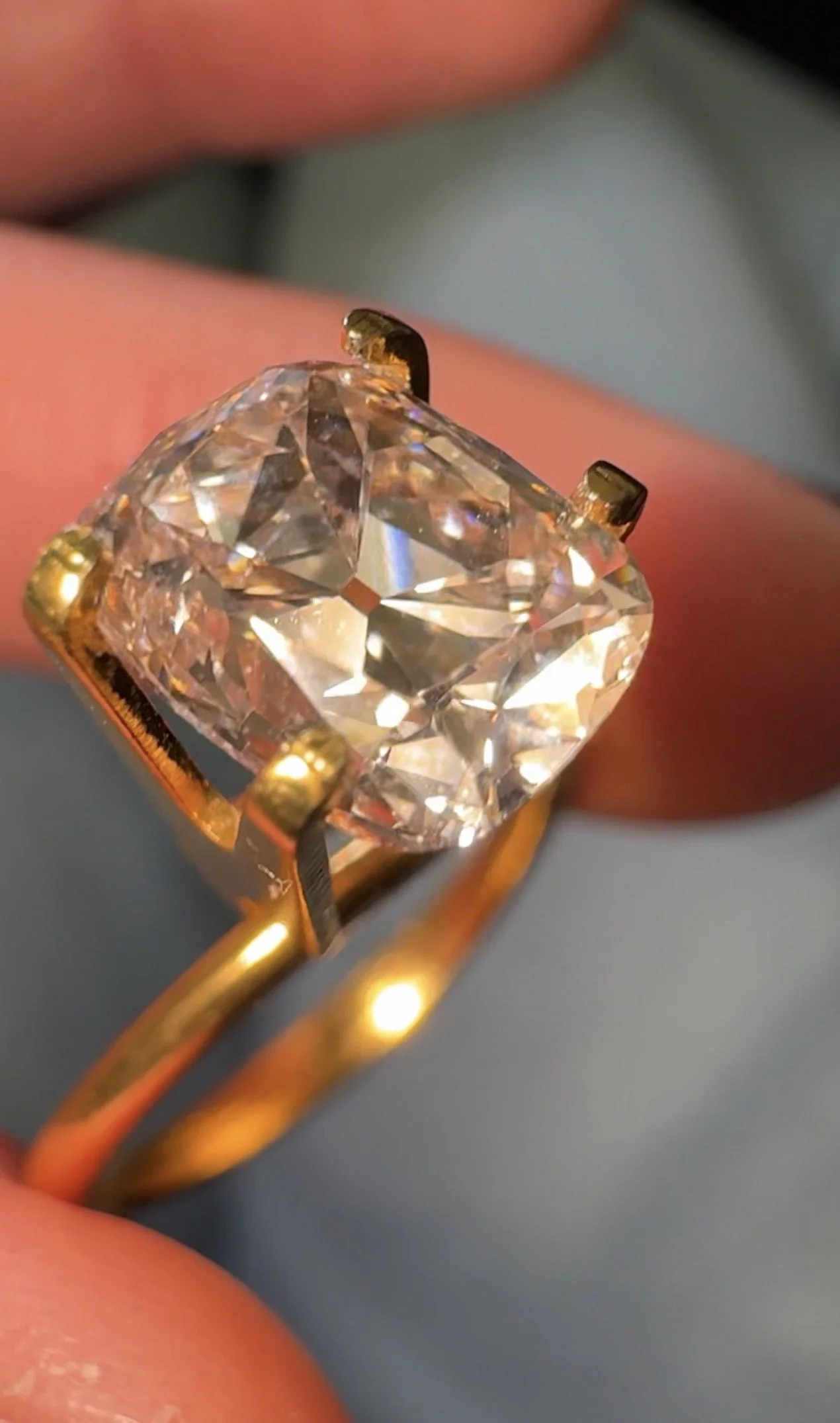 2.50 carat antique cushion cut diamond - light pink champagne