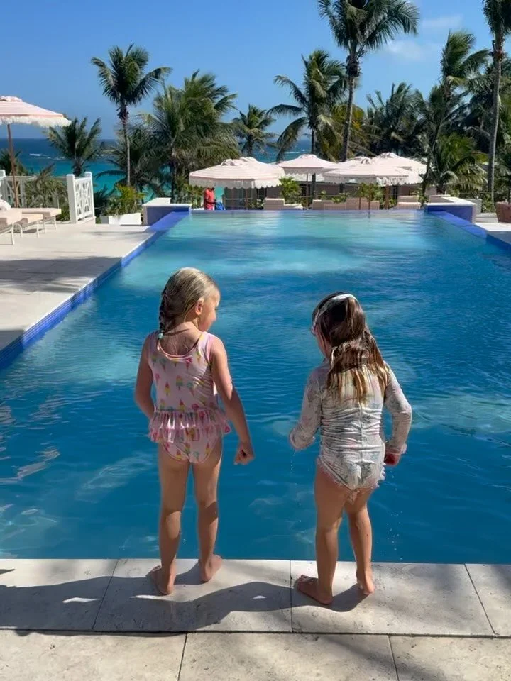 It&rsquo;s not too early to plan Winter/Spring break trips! I just booked a client at @coralsands_harbourisland today and it&rsquo;s already limited availability some weekends in February. If you&rsquo;re stressed or overwhelmed, I can help!
