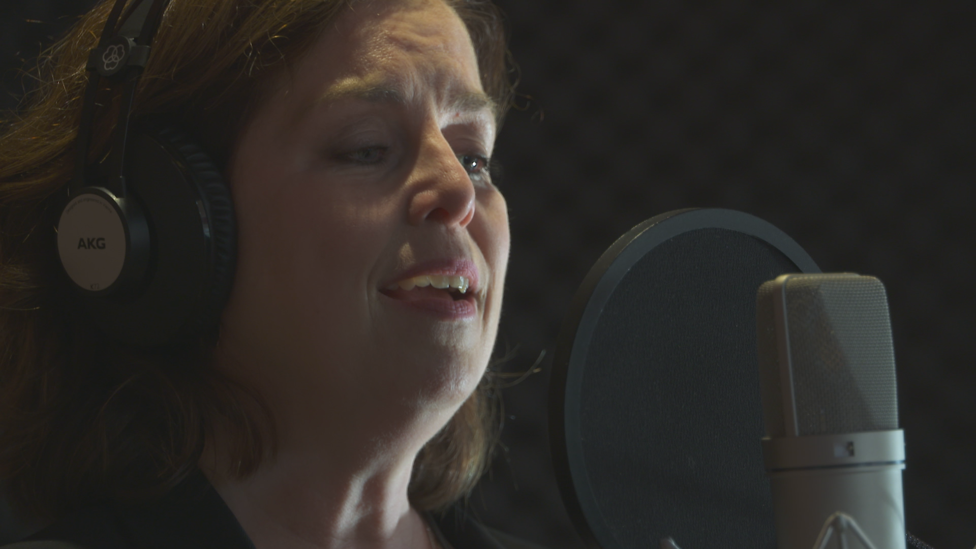 joanna mic.png