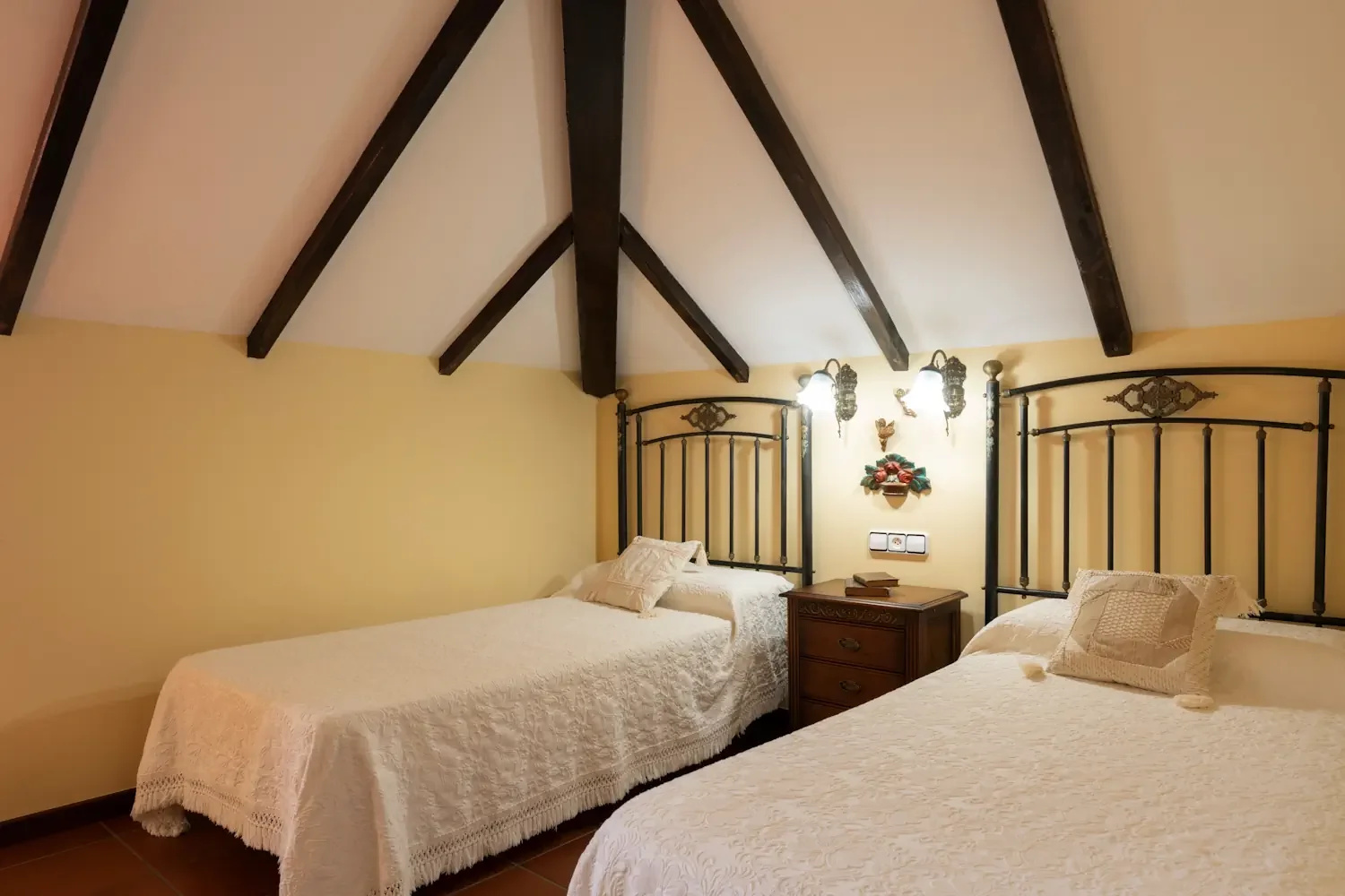 The Detective Trio (Triple Room) | 1st Edition