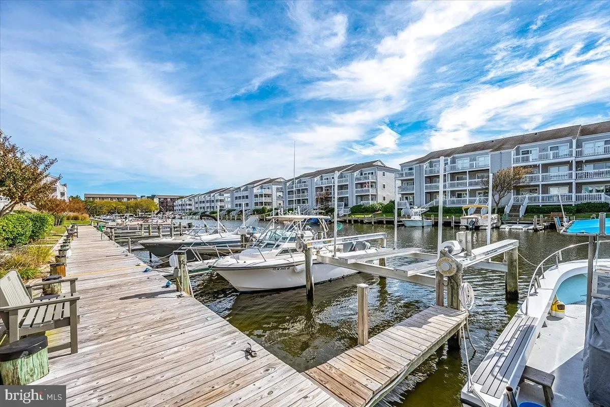 Boat Docks leading to the bay (ask about availability!)