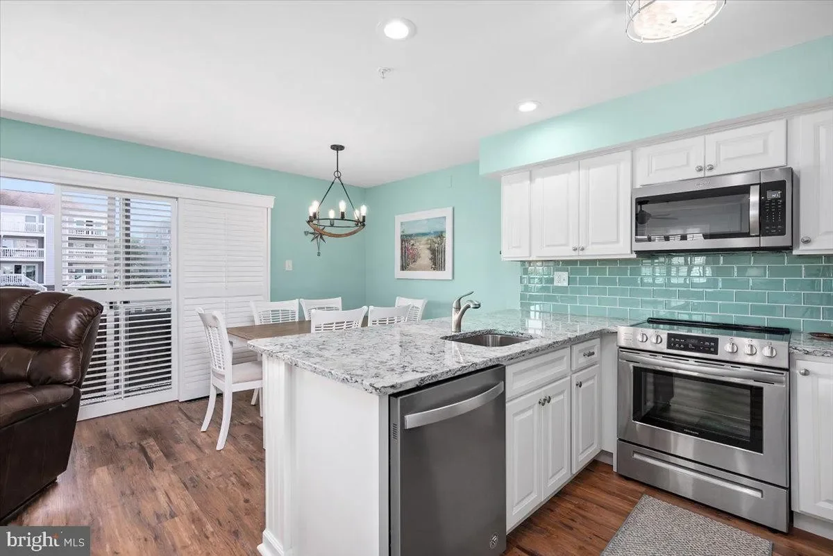 Kitchen: Dishwasher, Stove, Microwave