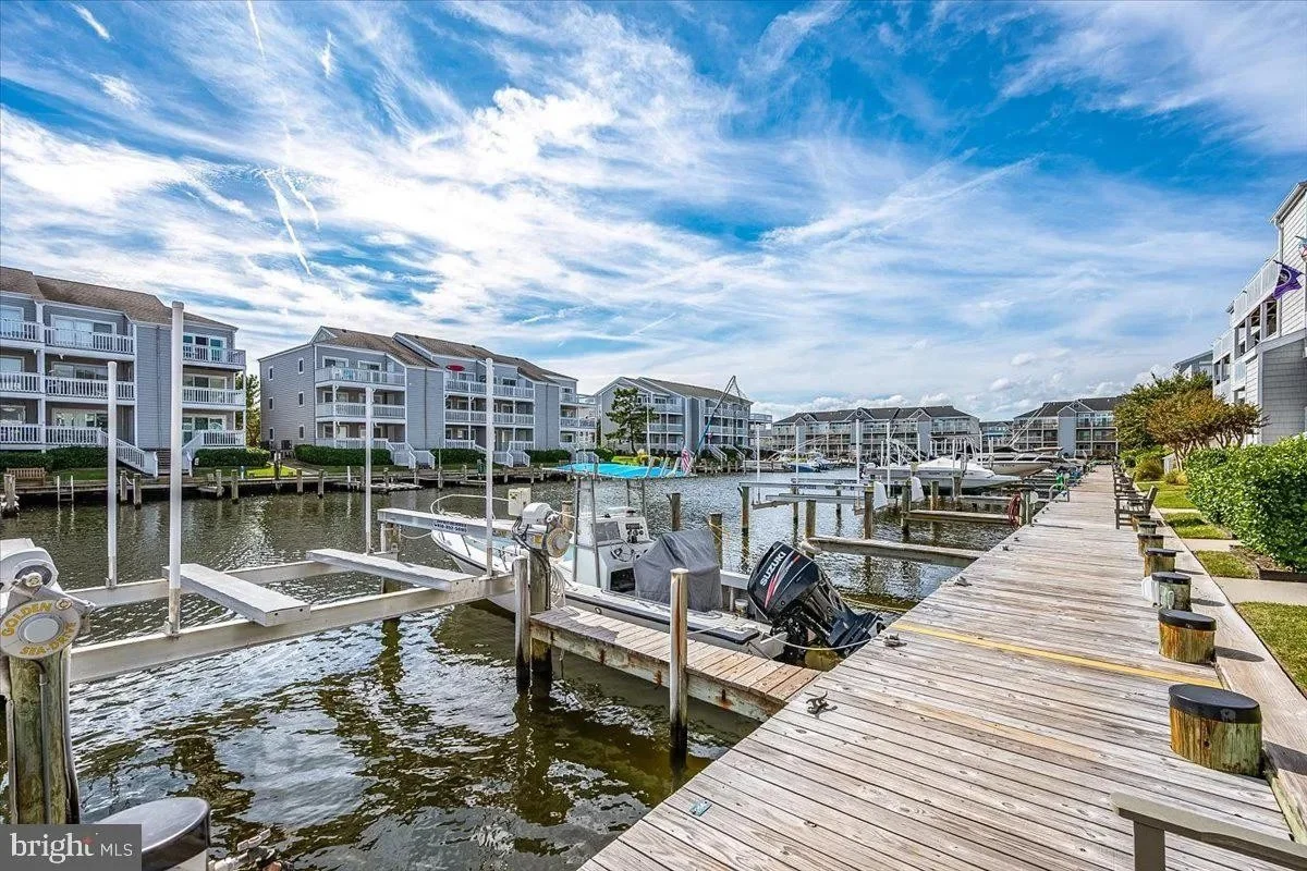 Boat Docks leading to the bay (ask about availability!)