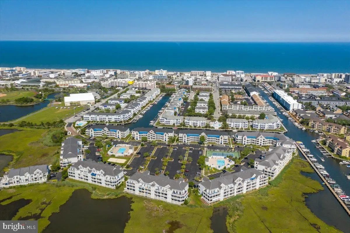 Hidden Harbor complex