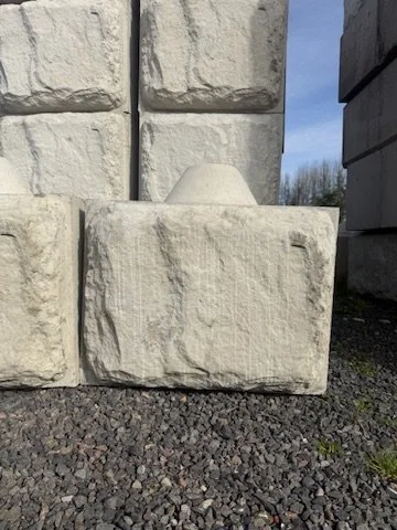 Heavy Rock Face Half Block