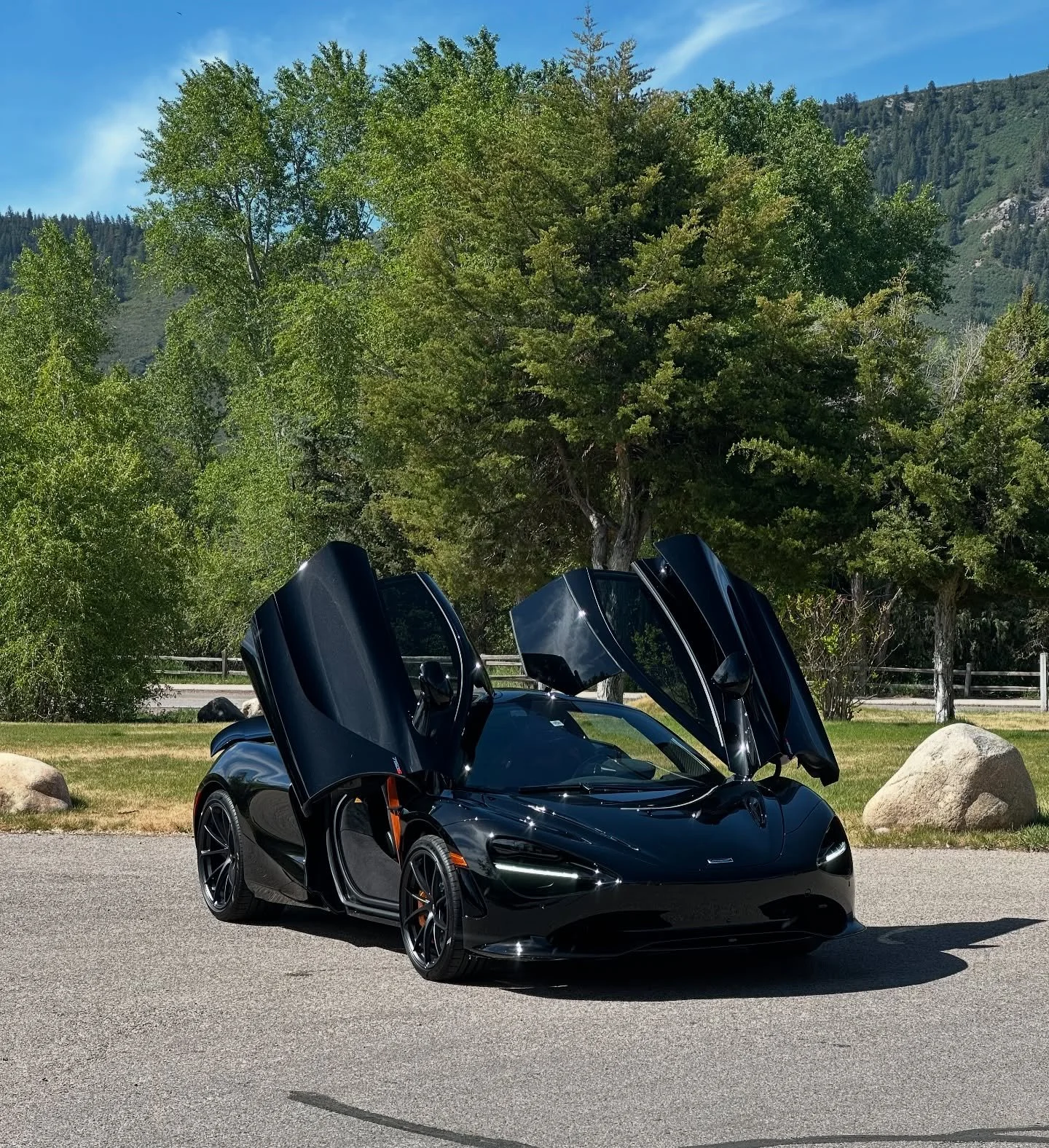 This @mclaren 750s is my clients new upgrade from his old 720s. I took delivery of this from Texas, and inspected the car before applying PPF for protection and a Ceramic Coating for gloss and ease of maintenance. Now it&rsquo;s ready for the mountai