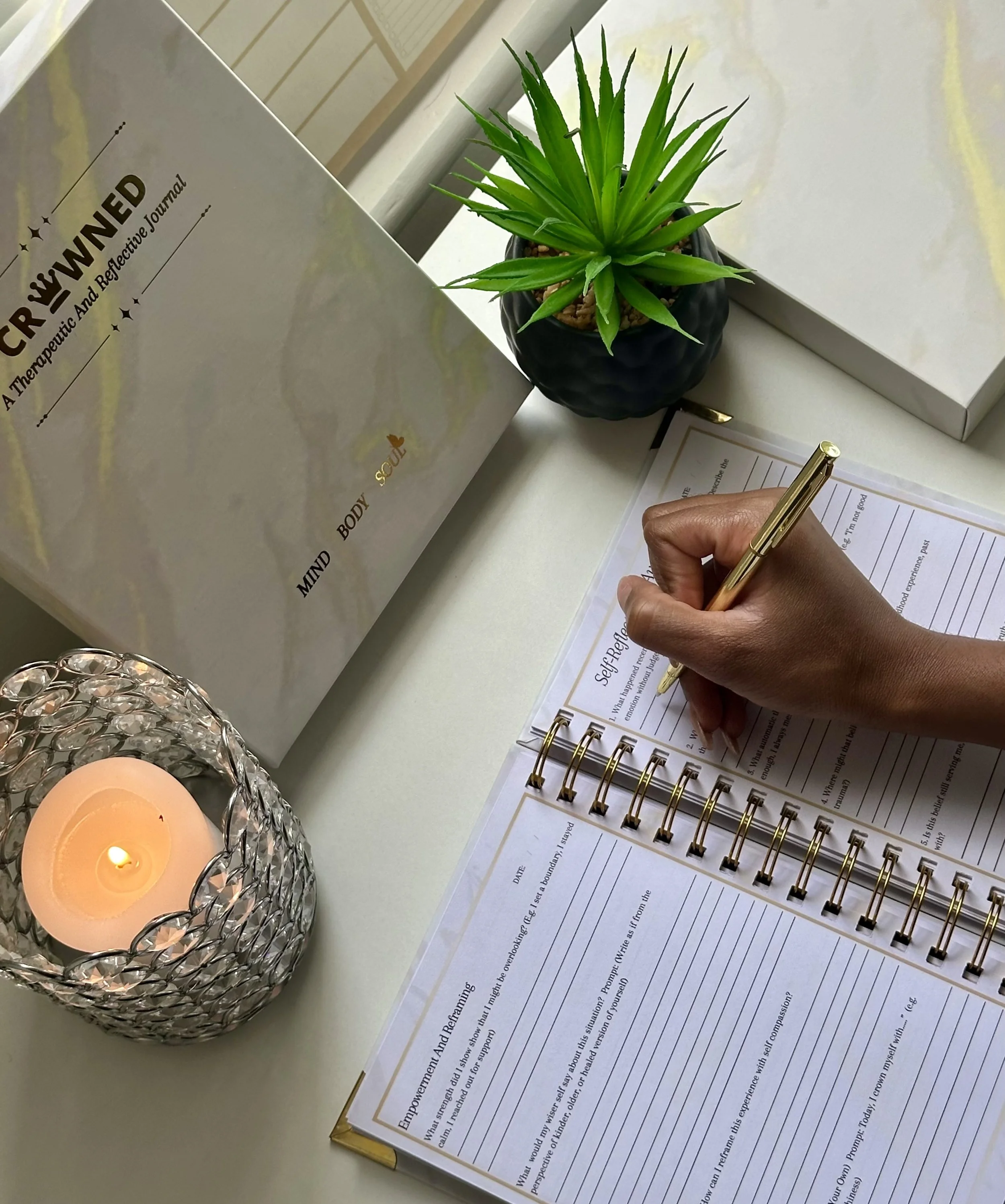Crowned: A Therapeutic and Reflective Journal&nbsp;