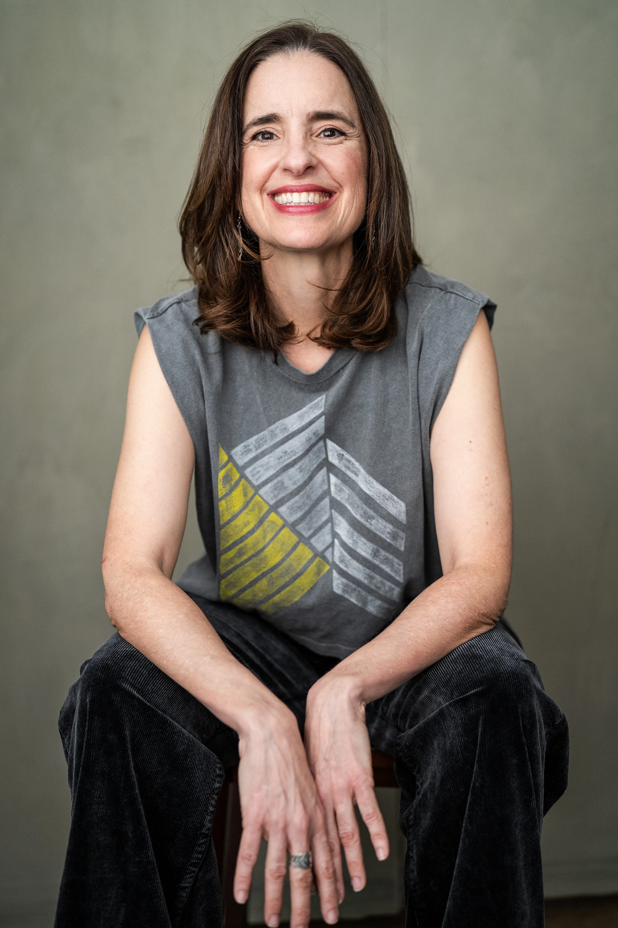 Full Body smiling with teeshirt 552.jpg