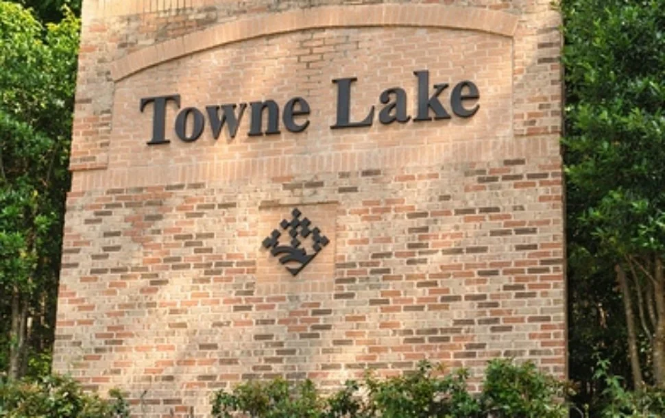 Sign-TowneLakeGA.jpg