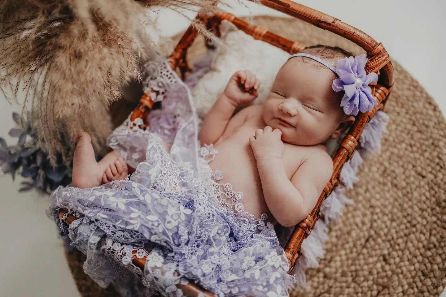 Beautiful little darling and her wonderful family! ❤️📷🌸 

https://tunnelvisionstudios.co.uk/newborns-and-babies