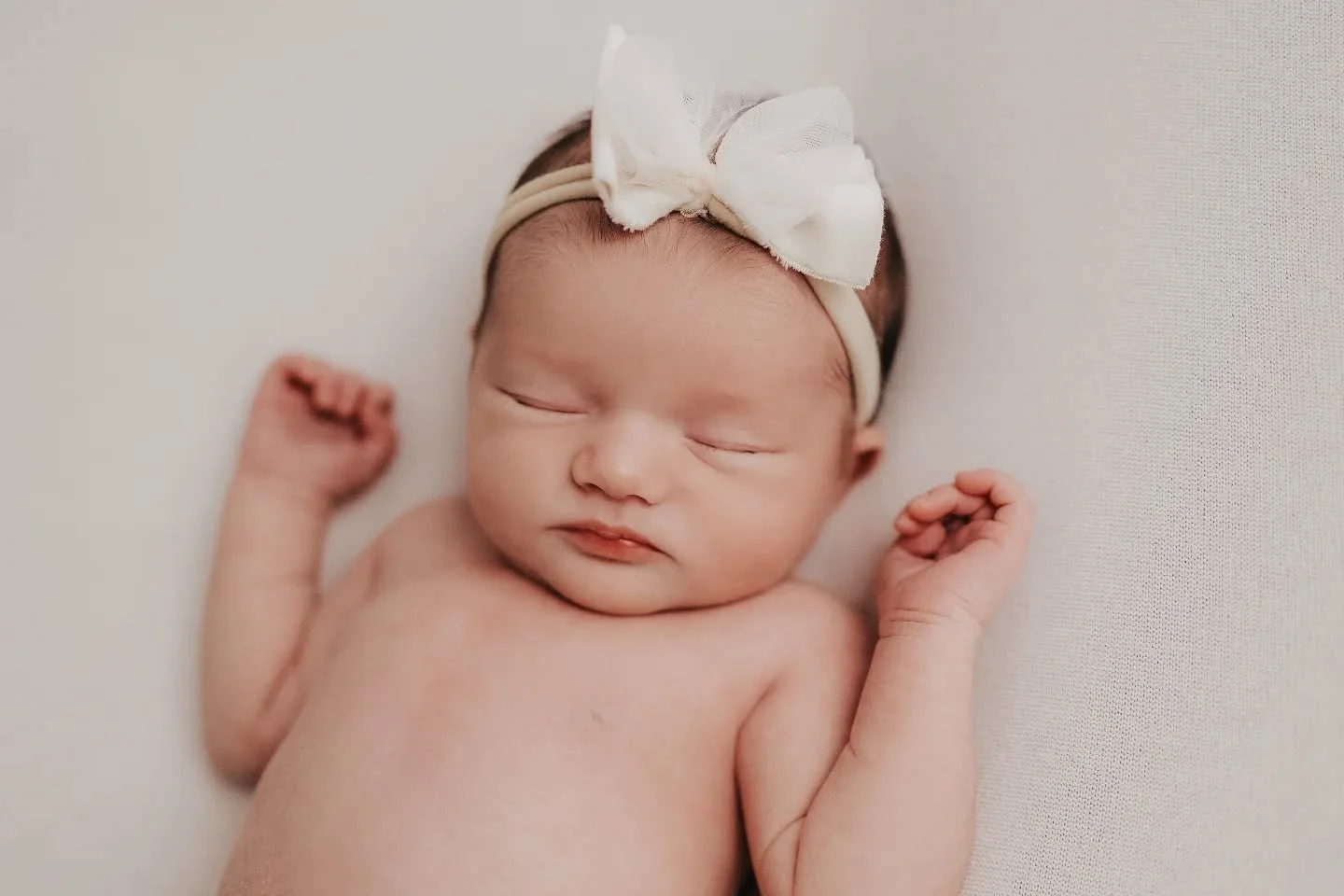 Beautiful little darling and her wonderful family! ❤️📷🌸 

https://tunnelvisionstudios.co.uk/newborns-and-babies