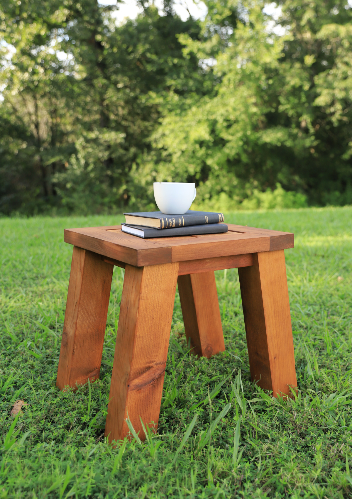 Outdoor-side-table.png