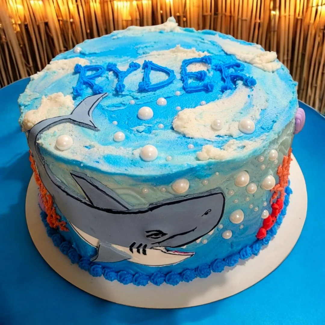 Vanilla Bean cake with Vanilla Buttercream, Shark Bubbles