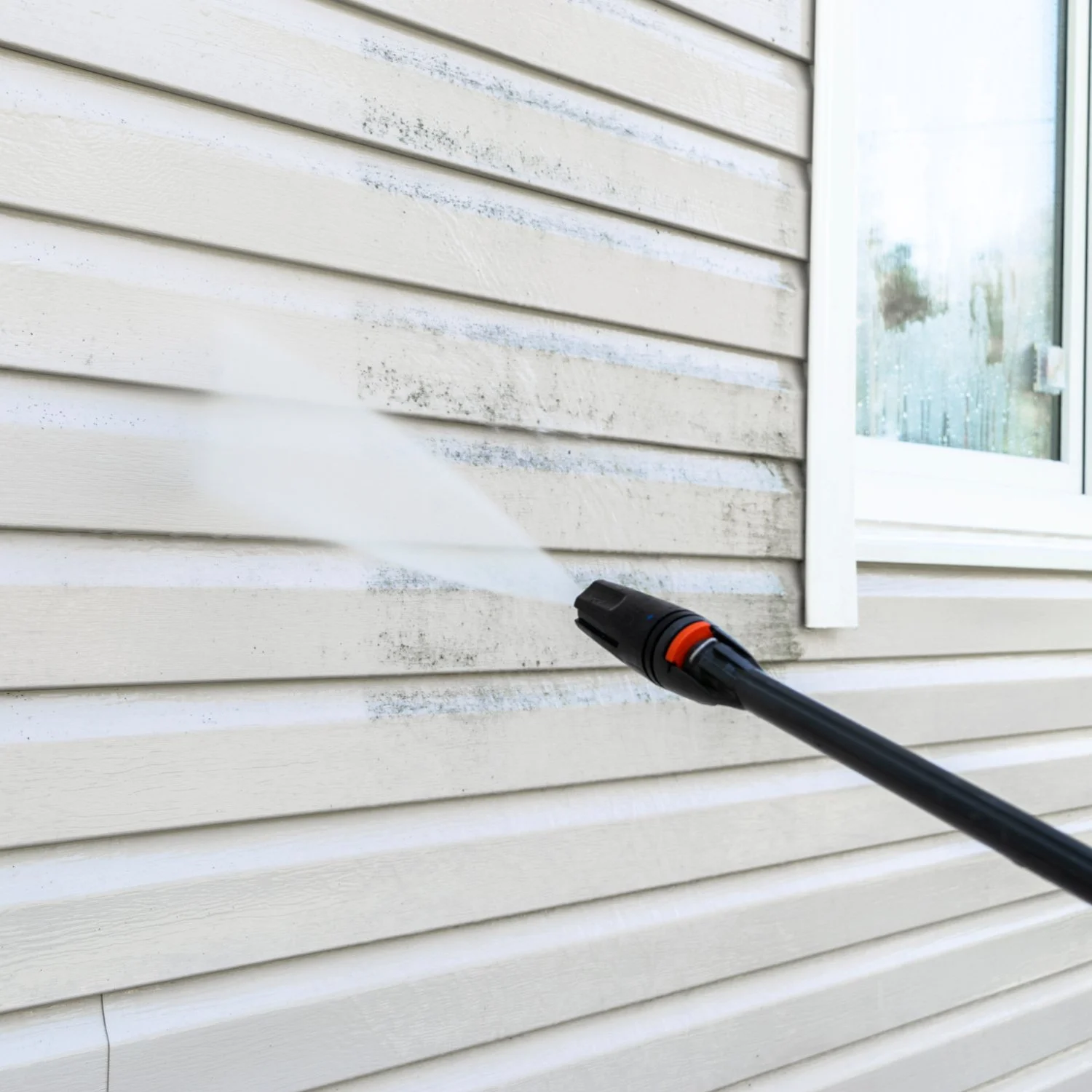 Cleaning a house exterior in Whanganui
