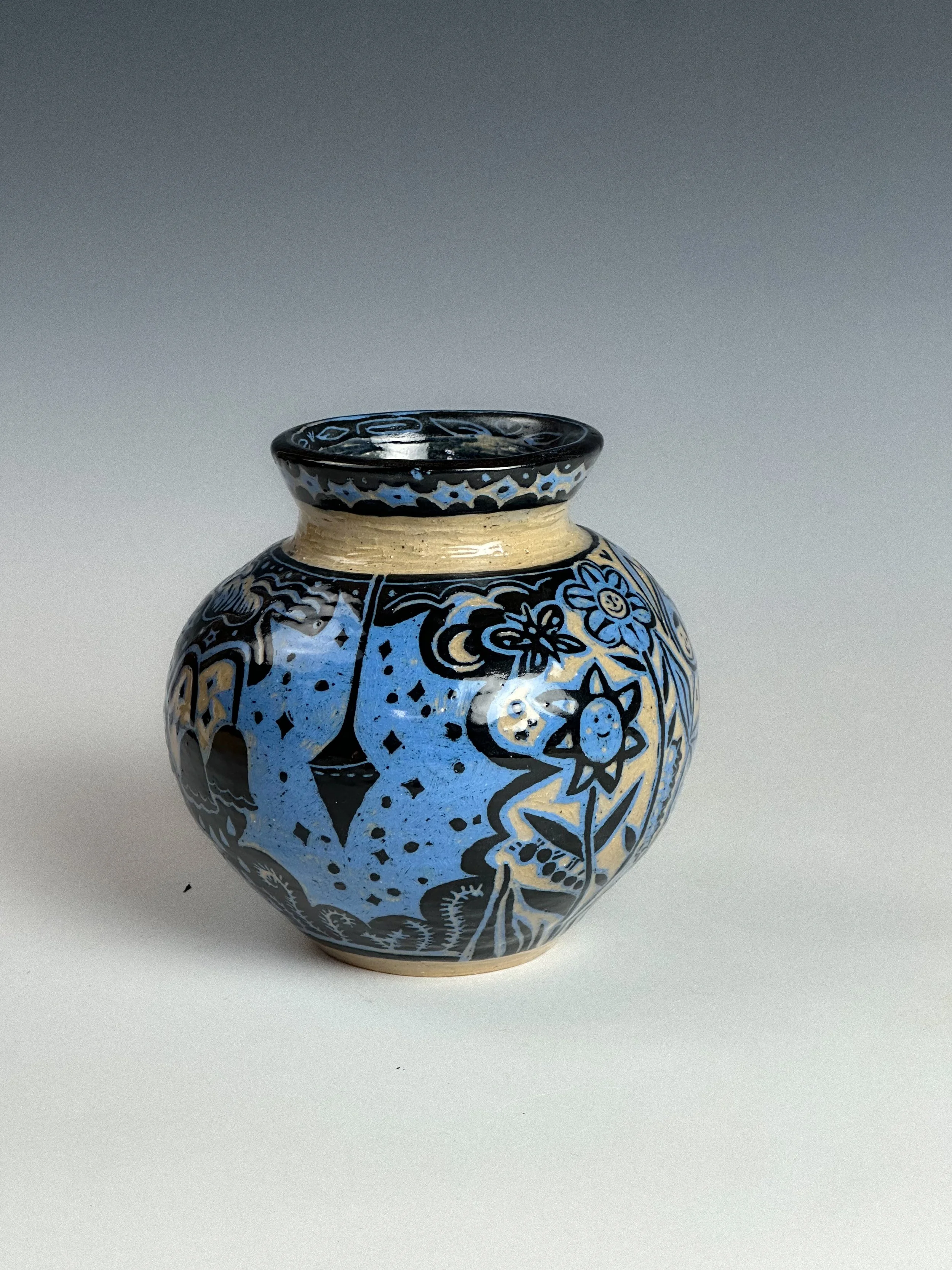 blueblackvase3.jpg