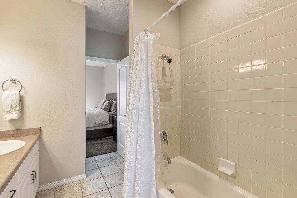 25 - 1429 Rio Grande.jpg