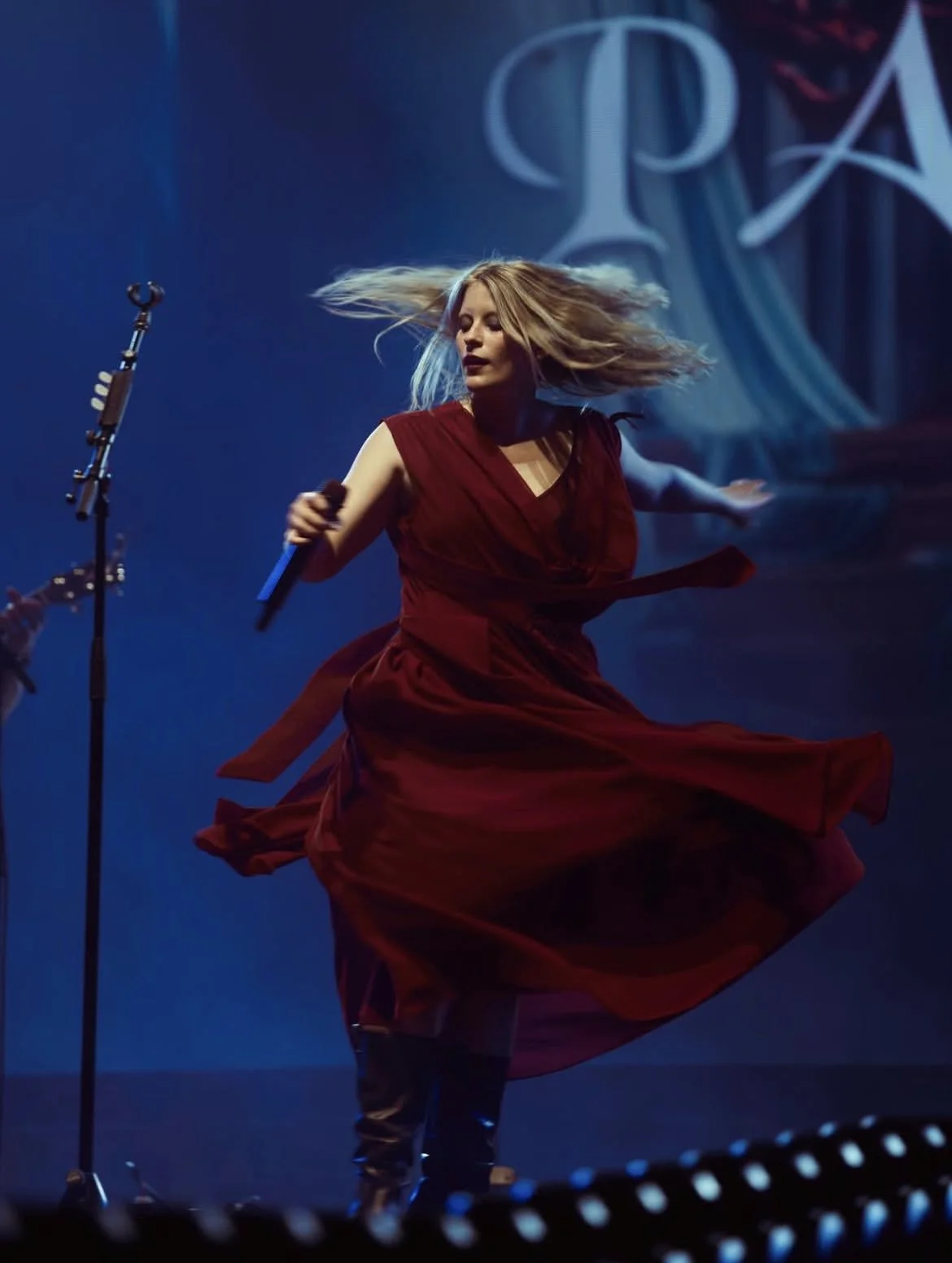 Supporting Florence + the Machine 'Everybody Scream' Tour, Photography by Phoebe Fox