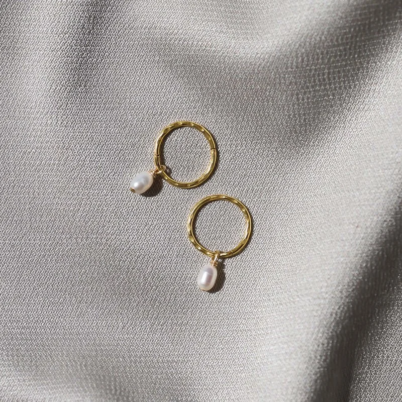 MiniPearlHoopsGoldSQ_f19573c6-9cc6-4c28-a345-3f6d1600e151.jpg
