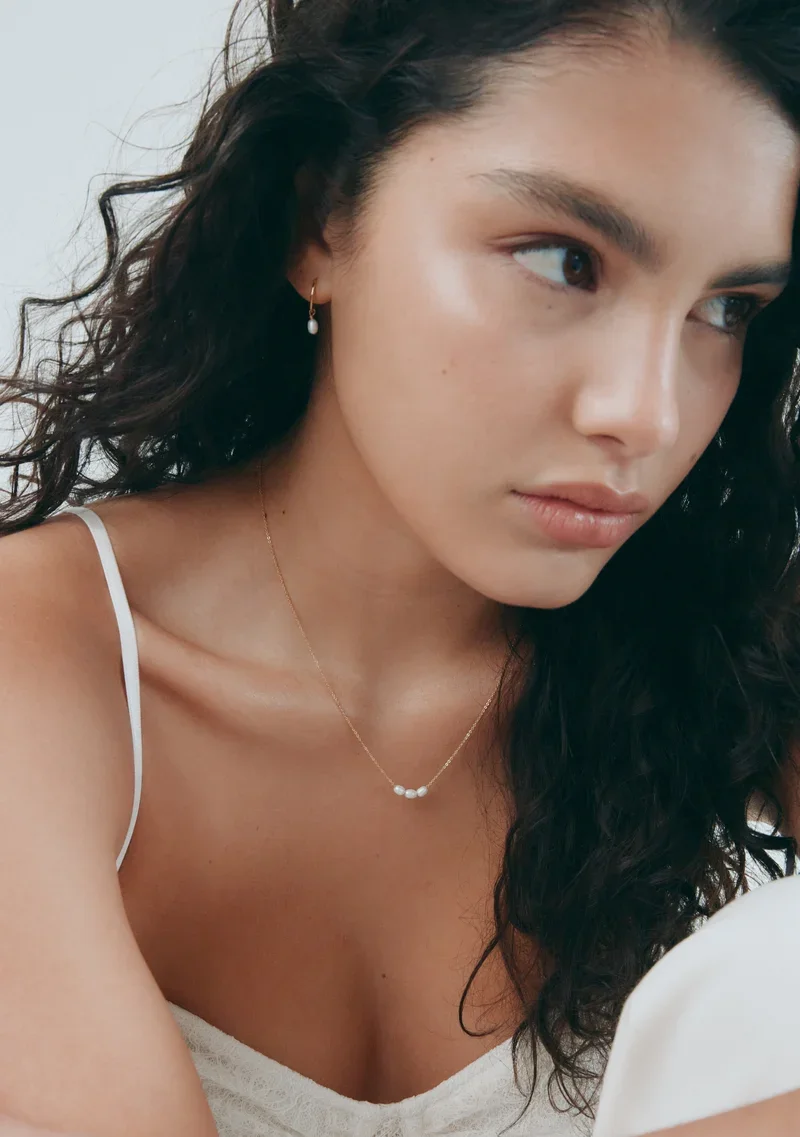 Mini_Pearl_Necklace_Mini_Pearl_Hoops_-_Gold_3 (1).webp
