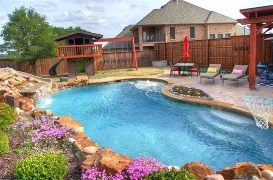 Pool Cleaning Company Melissa TX 