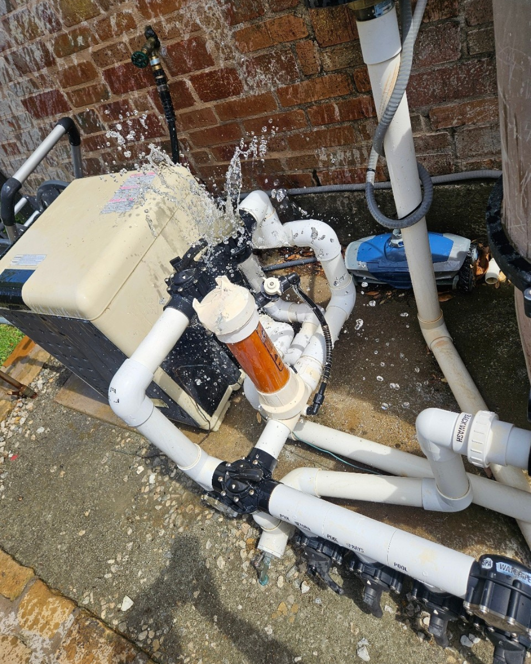 Pool Equipment Leaks: What They Mean and Why You Shouldn't Ignore Them 💦🏊‍♂️