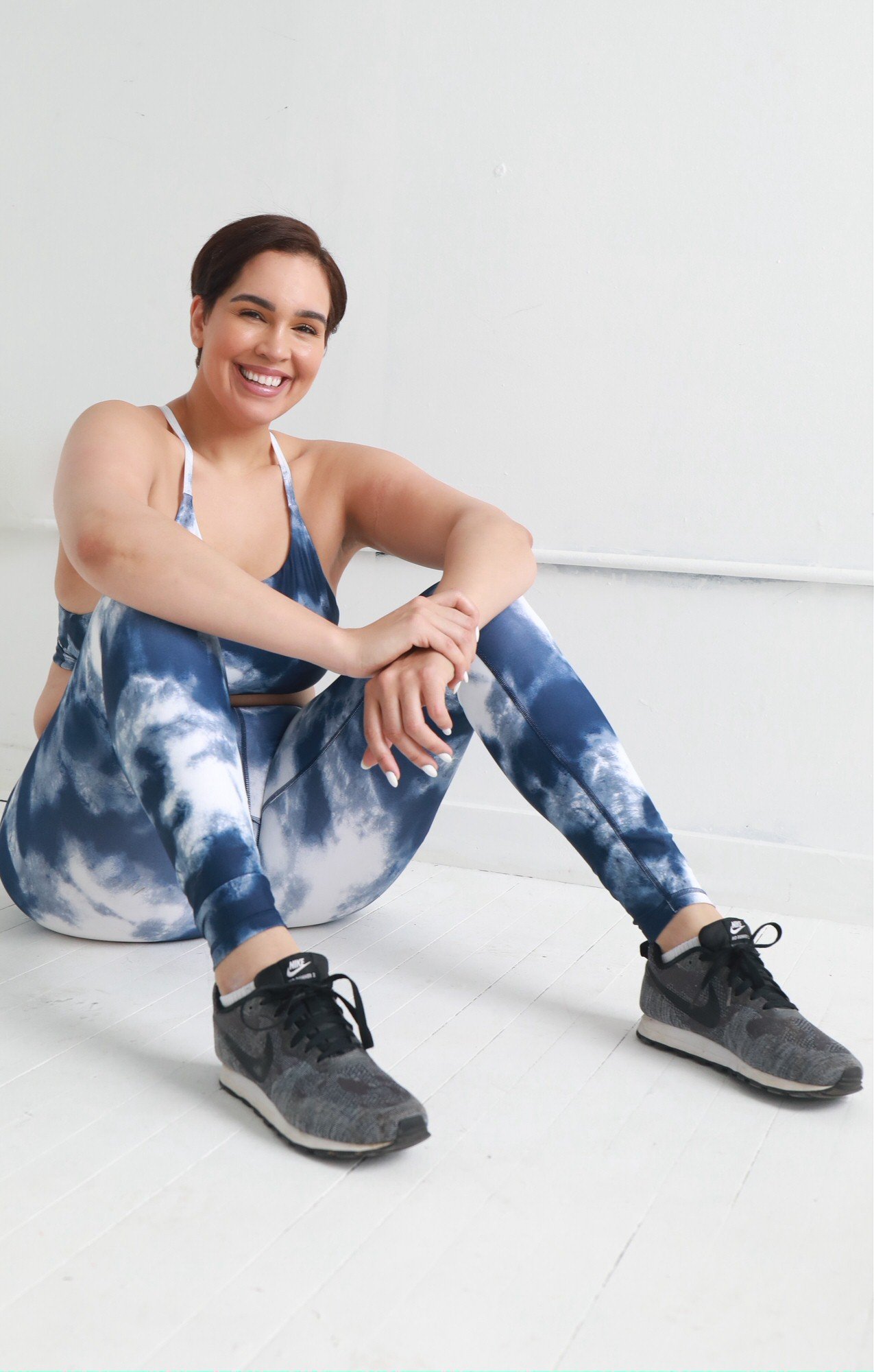 shop favorite products - Dariana Casado in blue workout outfit