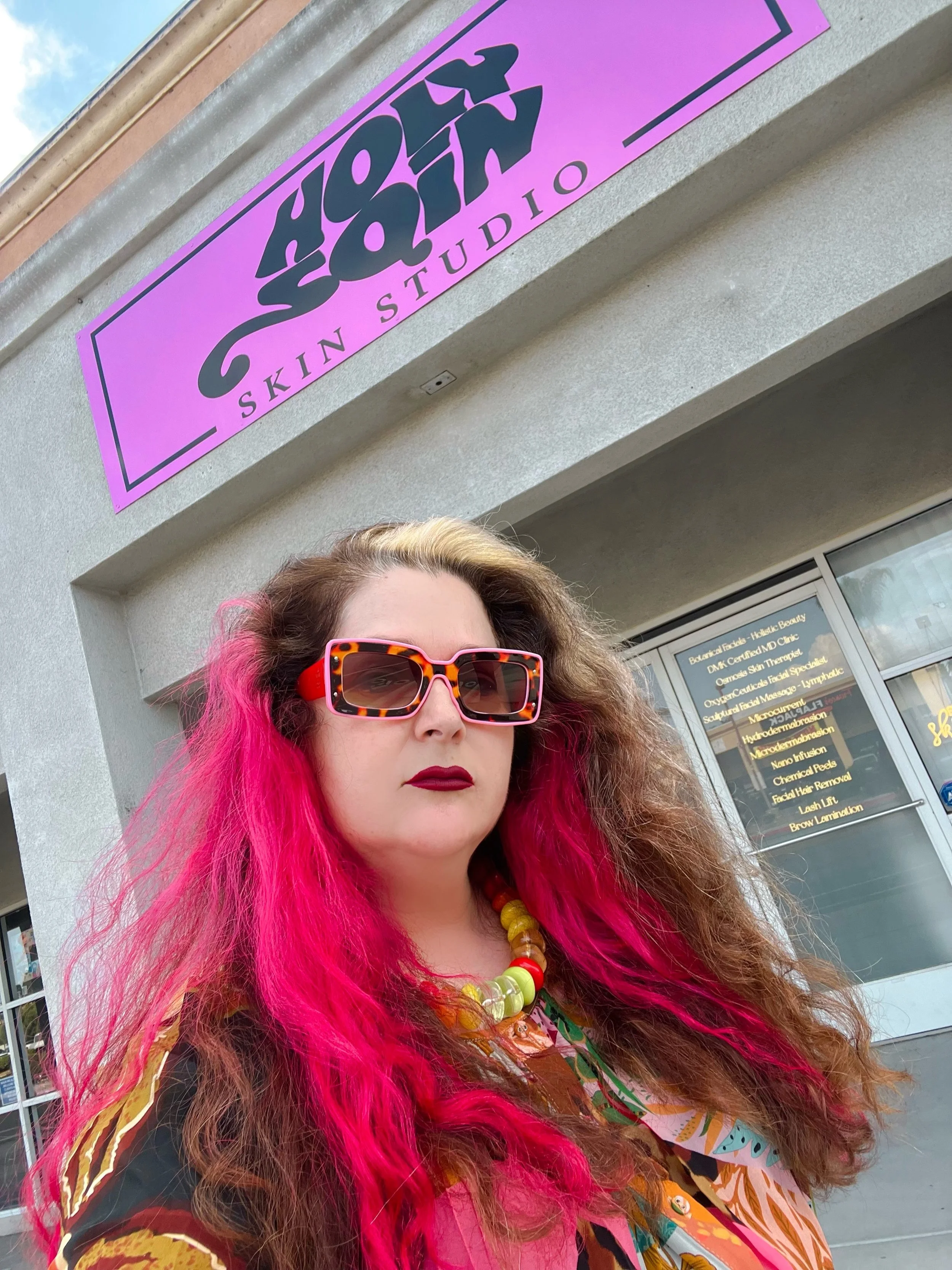 At your service 🙌🏻✨ when driving down busy Broadway, you can&rsquo;t miss me, I&rsquo;m the one with those pink signs! 💖💞💝💗💕 Now booking for November. #chulavistaesthetician #chulavistafacials #sandiegoesthetician #sandiegofacials #holisticfac