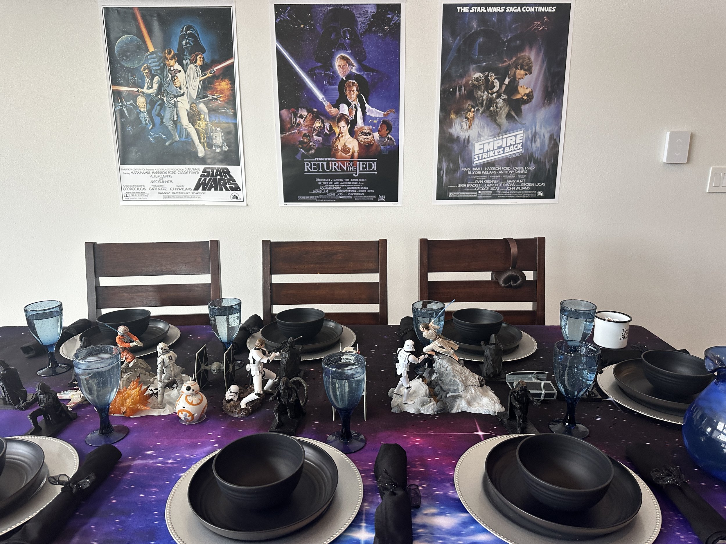 StarWarsDinnerTable-horizontal6.JPG